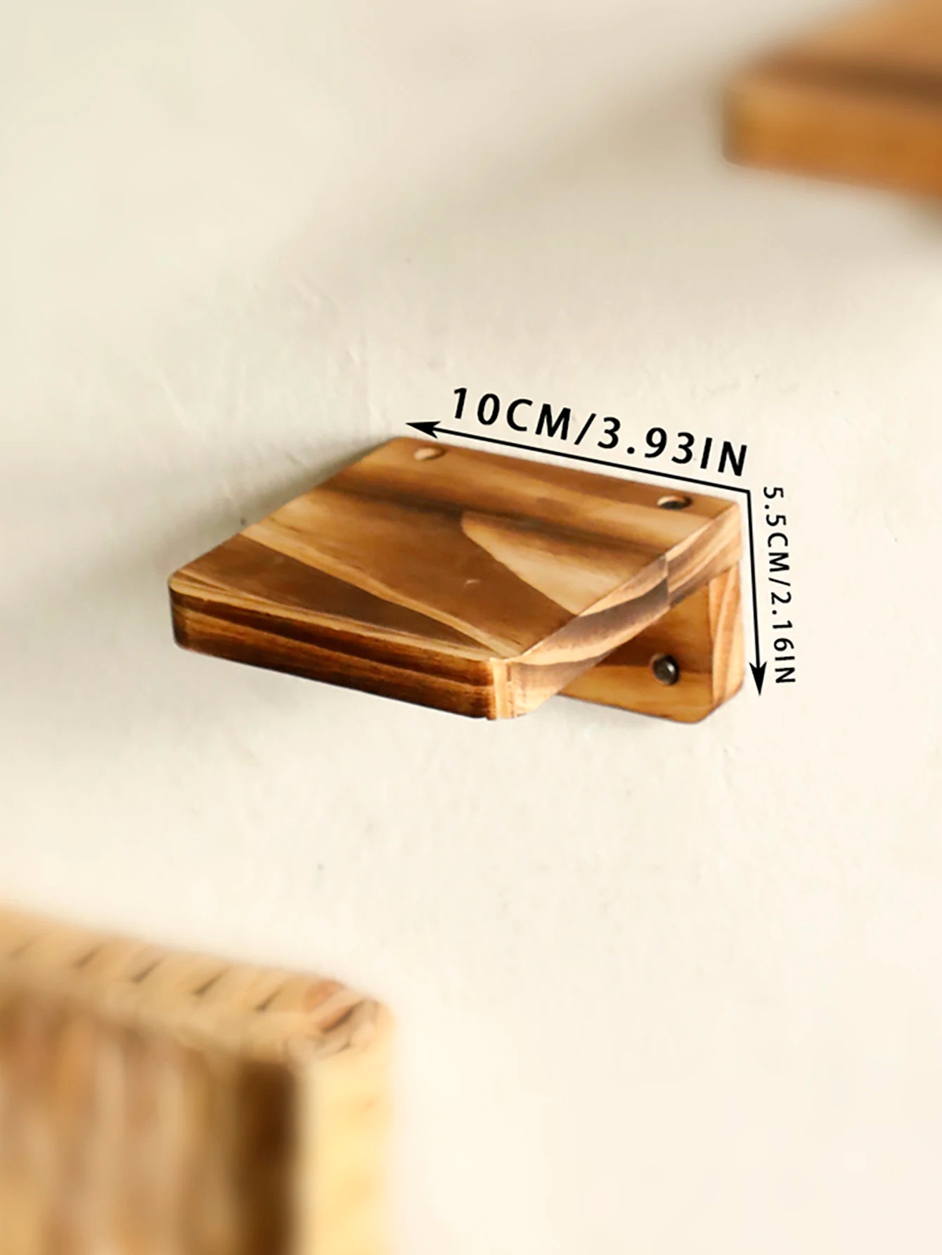 מדף עץ דקורטיבי לתלייה על הקיר